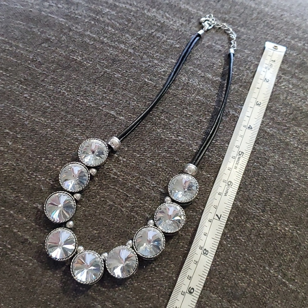 CHUNKY BLACK ROPE LEATHERETTE NECKLACE MULTISTRAND W ROUND DISC LARGE GEMS - Picture 5 of 9